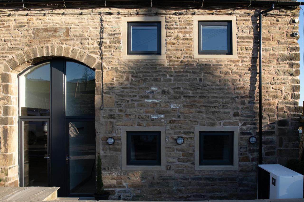 Unique Barn Conversion In Saddleworth Oldham Eksteriør bilde