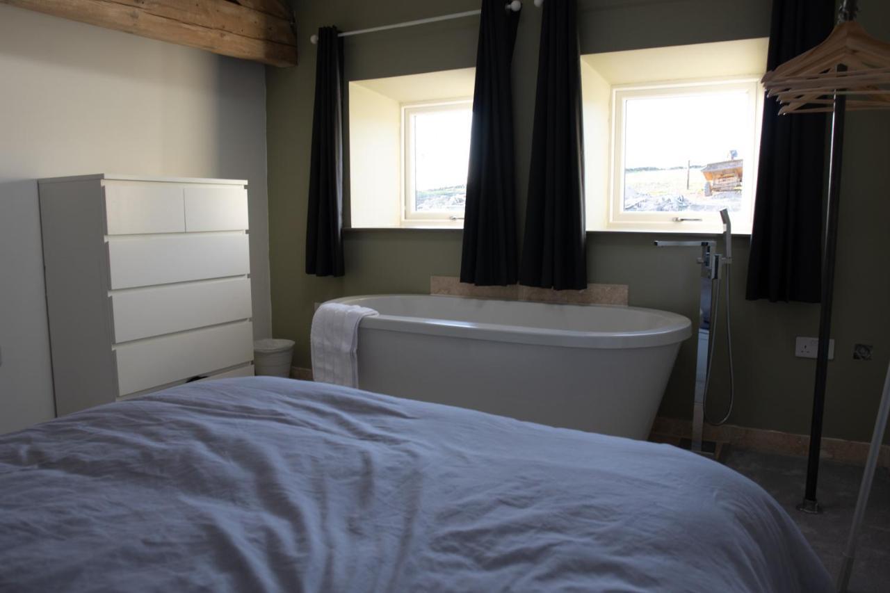 Unique Barn Conversion In Saddleworth Oldham Eksteriør bilde