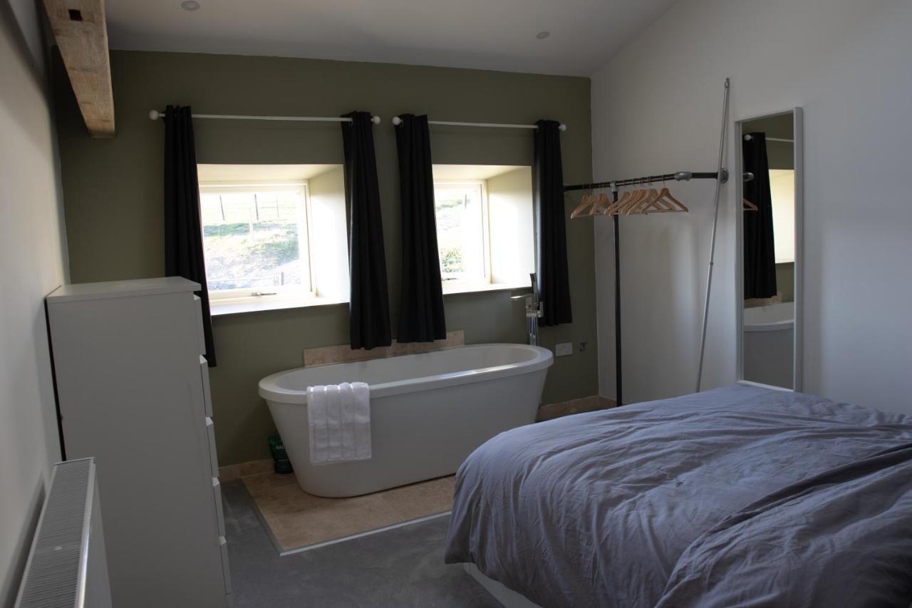 Unique Barn Conversion In Saddleworth Oldham Eksteriør bilde