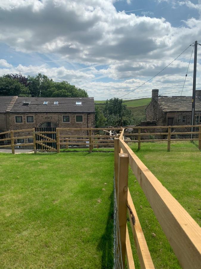 Unique Barn Conversion In Saddleworth Oldham Eksteriør bilde